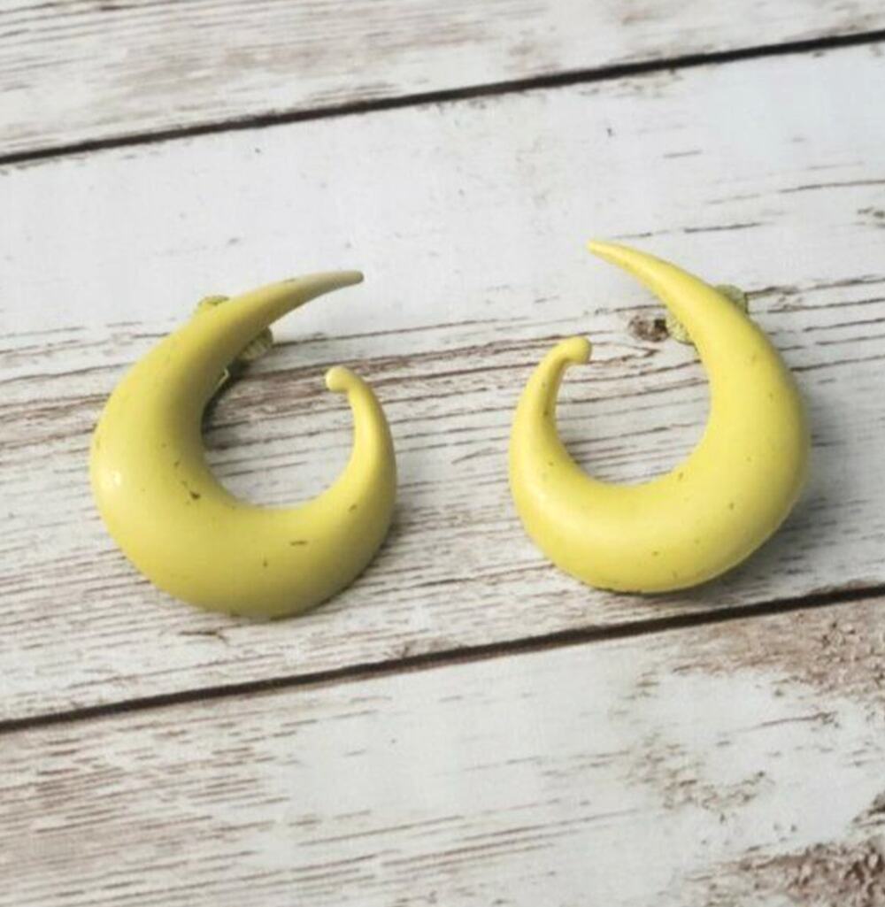 Vintage Clip On Earrings - Retro Yellow Swish 1 & 3/8"